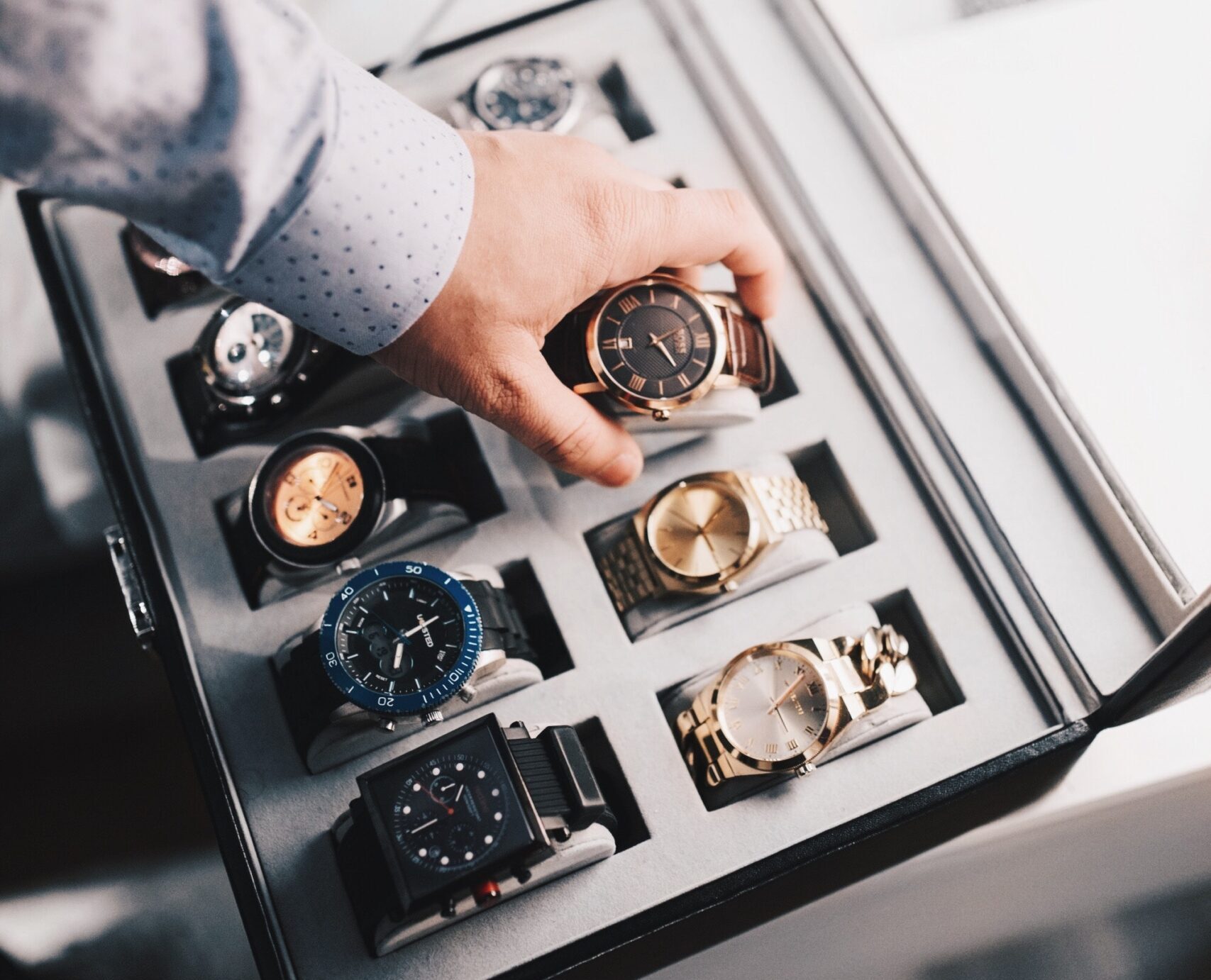 5 Proven Tips to Sell Your Used Luxury Goods